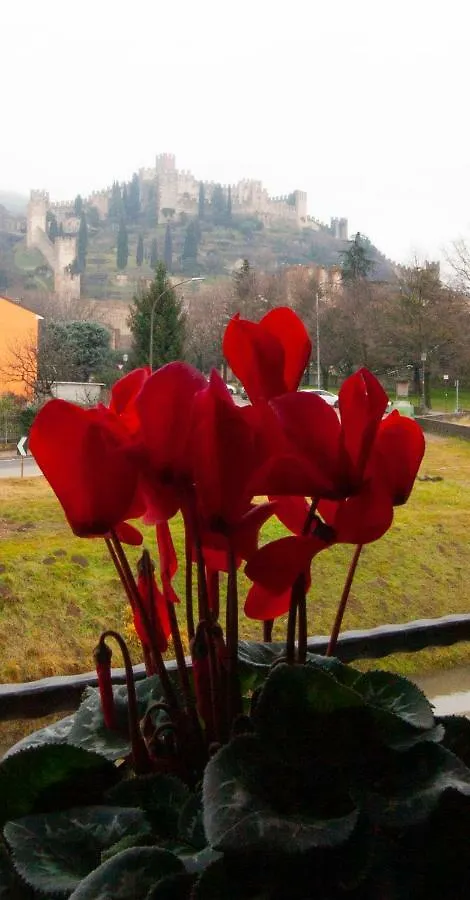 *** Guest house La Finestra Sul Castello Hotel Soave  Italy