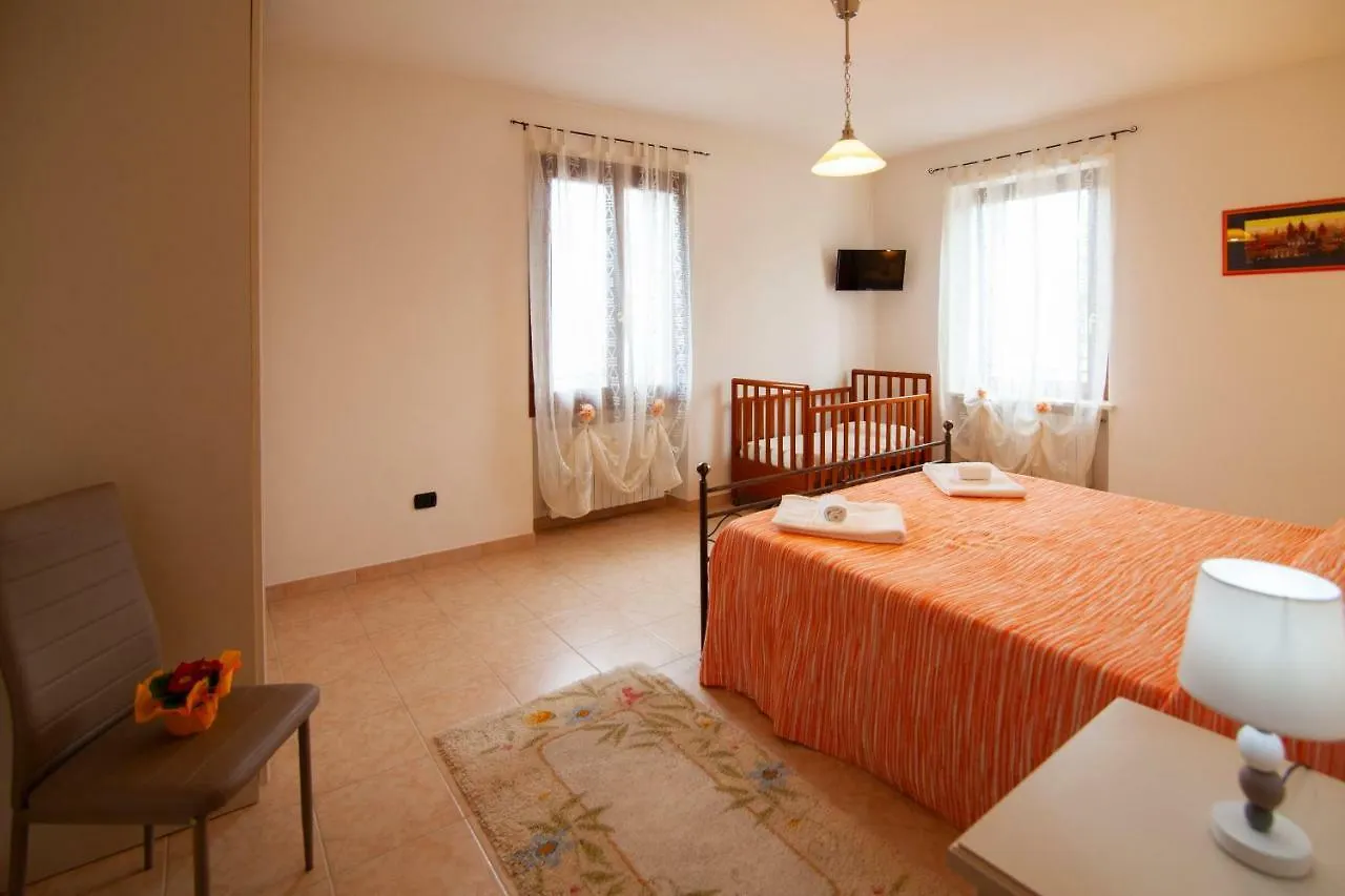 La Finestra Sul Castello Hotel Soave  Italy